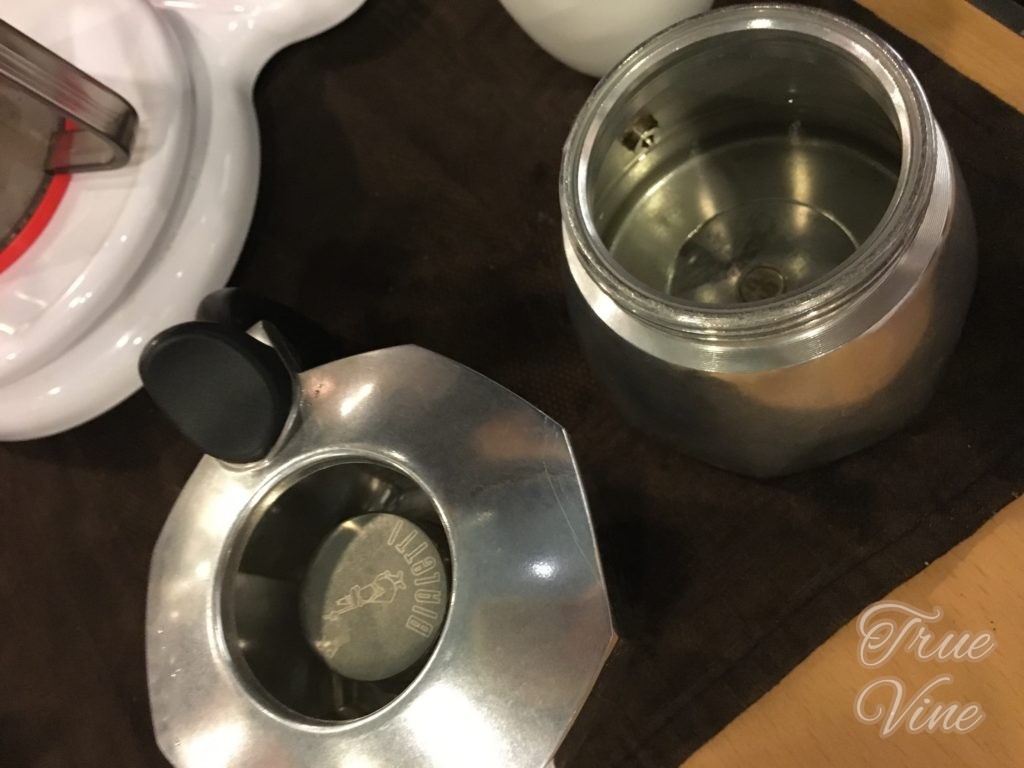 マキネッタ内部水