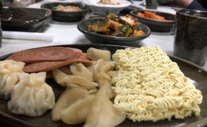 ラーメン・スジェビ・マンドゥ